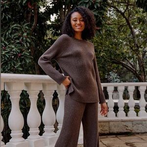 🔴 Nap Brown Cashmere Loungewear Rib-Knit Crew Neck Pullover Sweater in Medium